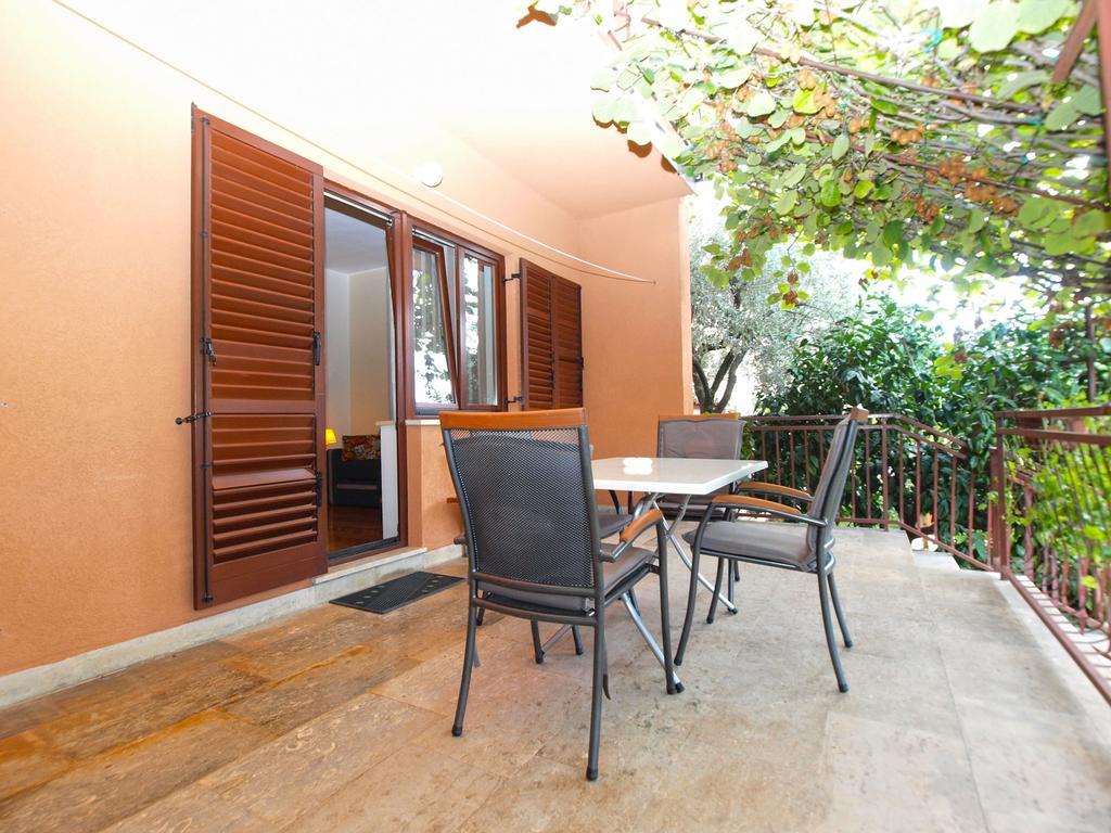 Apartments Angela 1001 Fazana Exterior photo